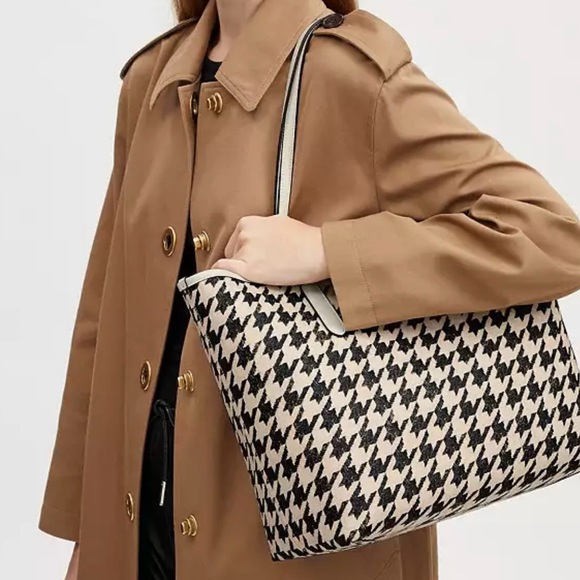 NWT Coach Tote - Picture 6 of 7